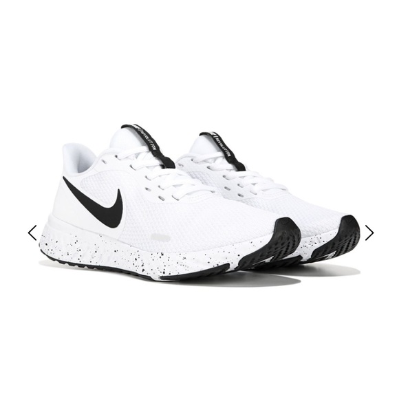 Nike Revolution 5 Women’s size 6 - VERY lightly worn - Picture 1 of 9